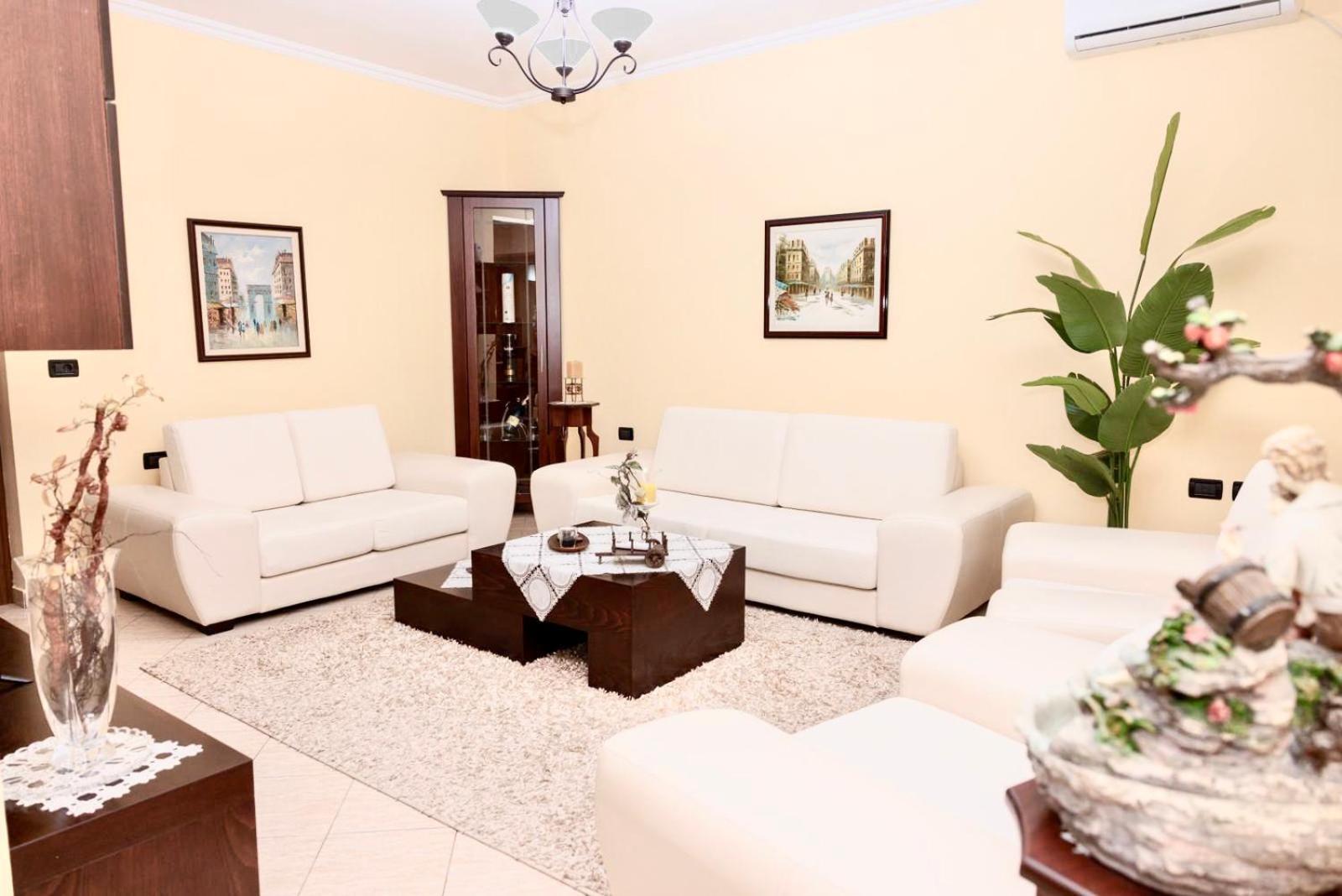 Heart Of Tirana Villa Bagian luar foto